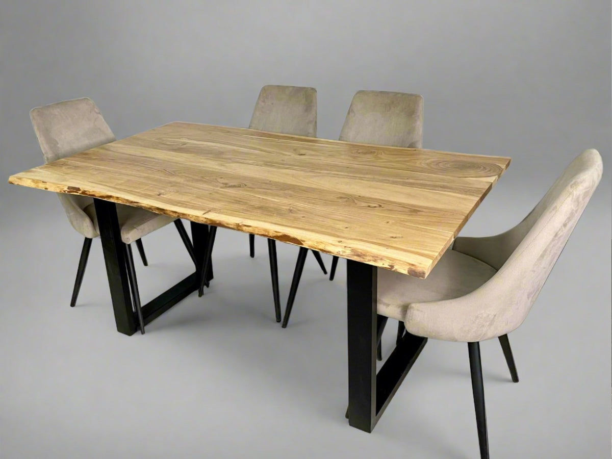 Norü dining table