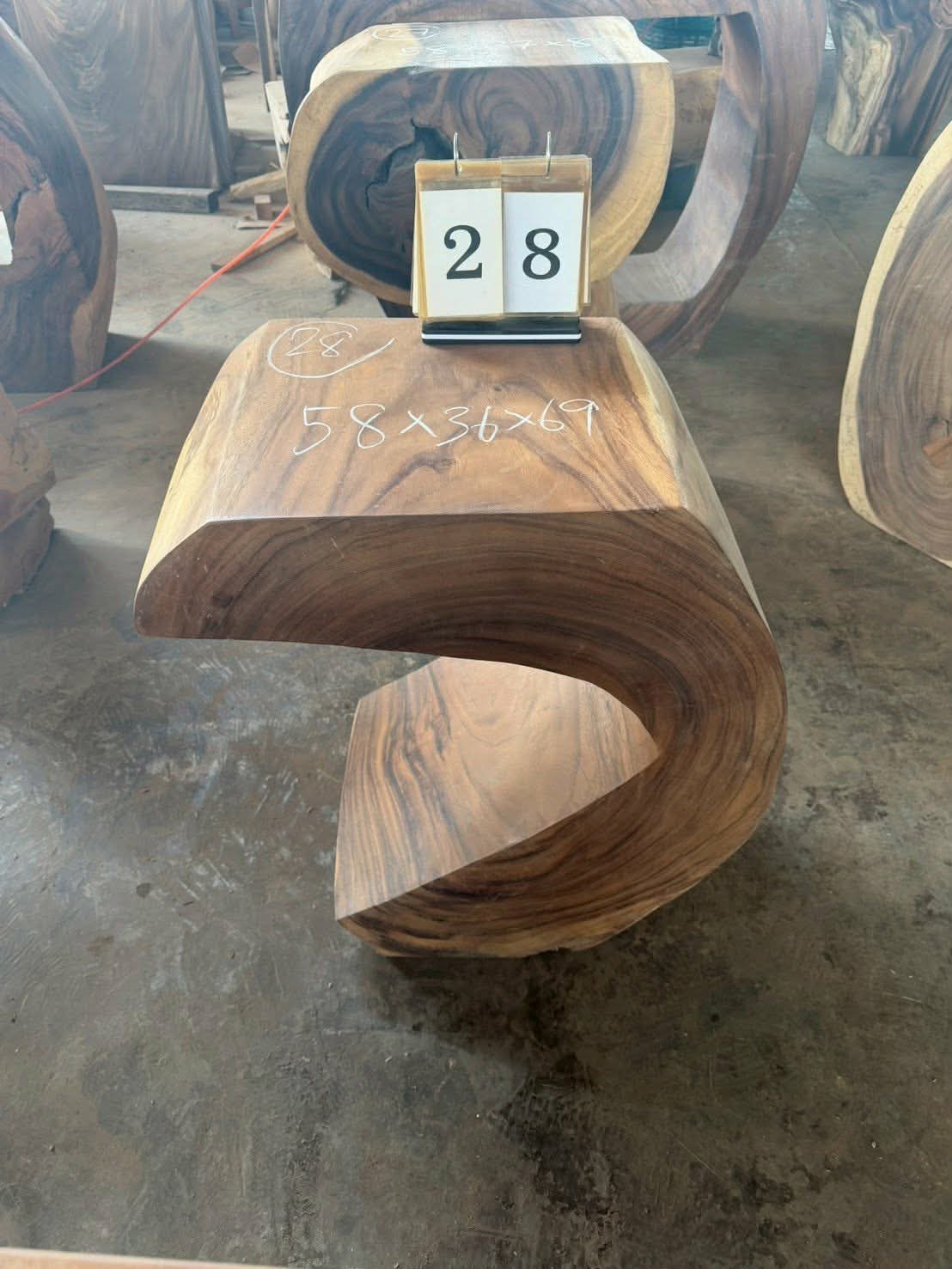 Console (trunk) in Suar wood
