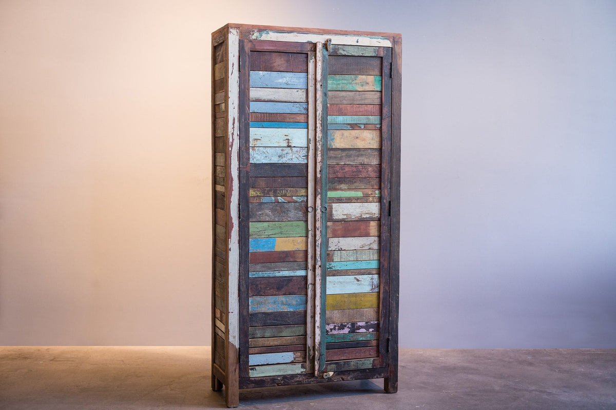 Armoire Almira deux portes en bois recyclé — vue de face