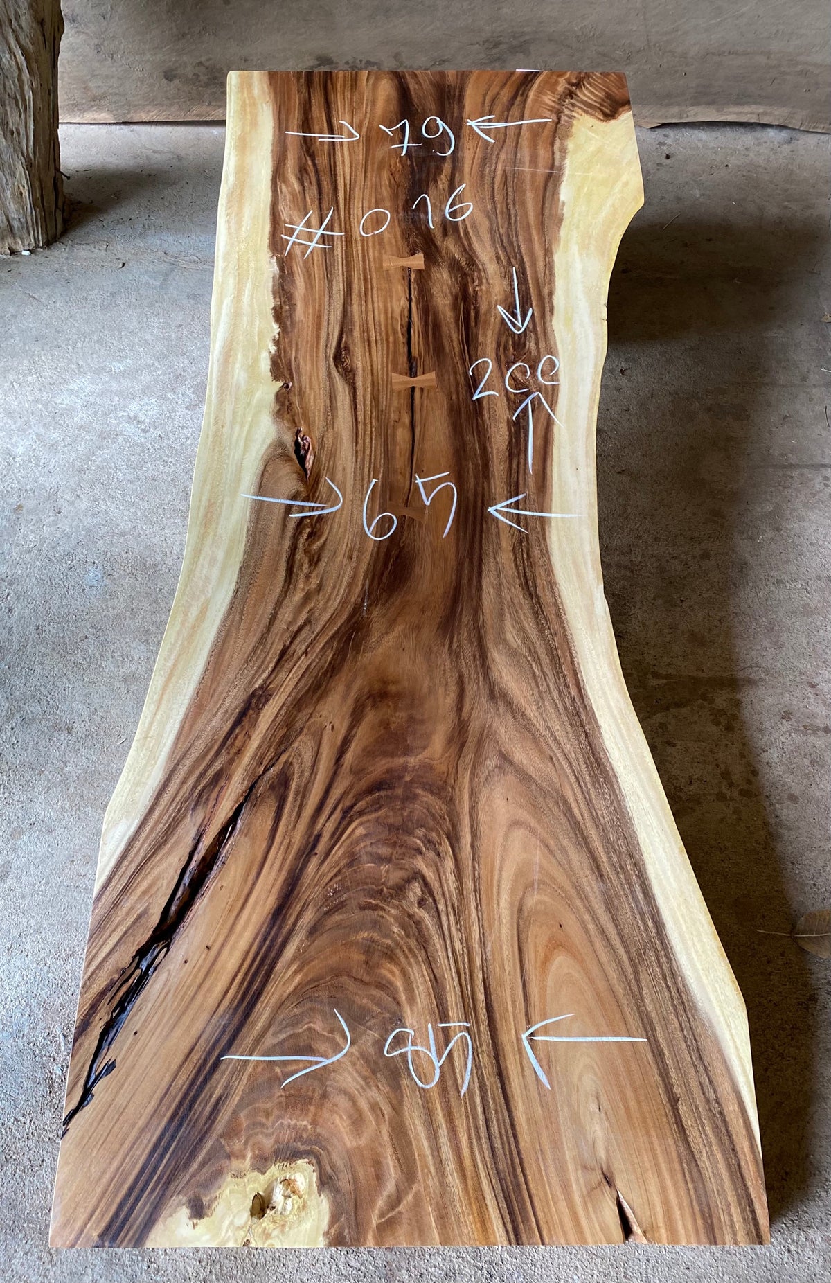 Slab (80") bois de Suar Live Edge