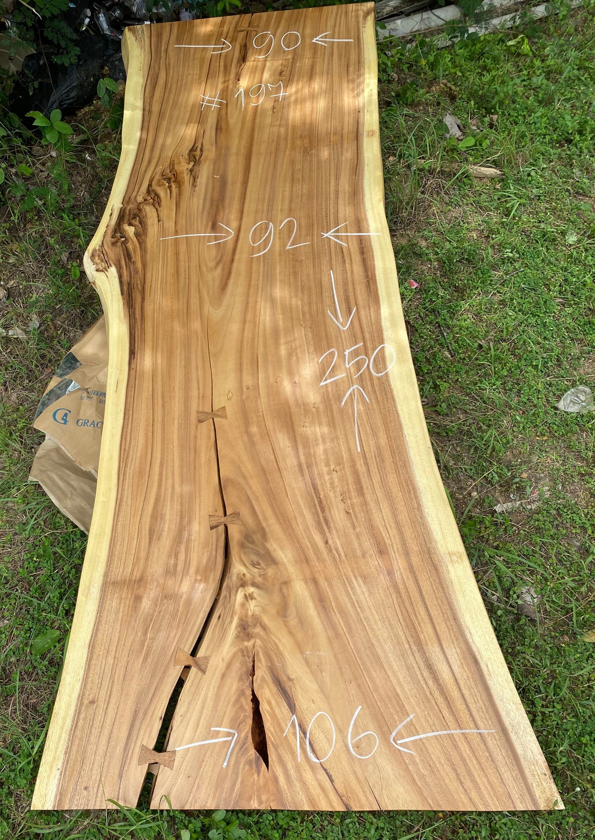 Slab (98") bois de Suar Live Edge