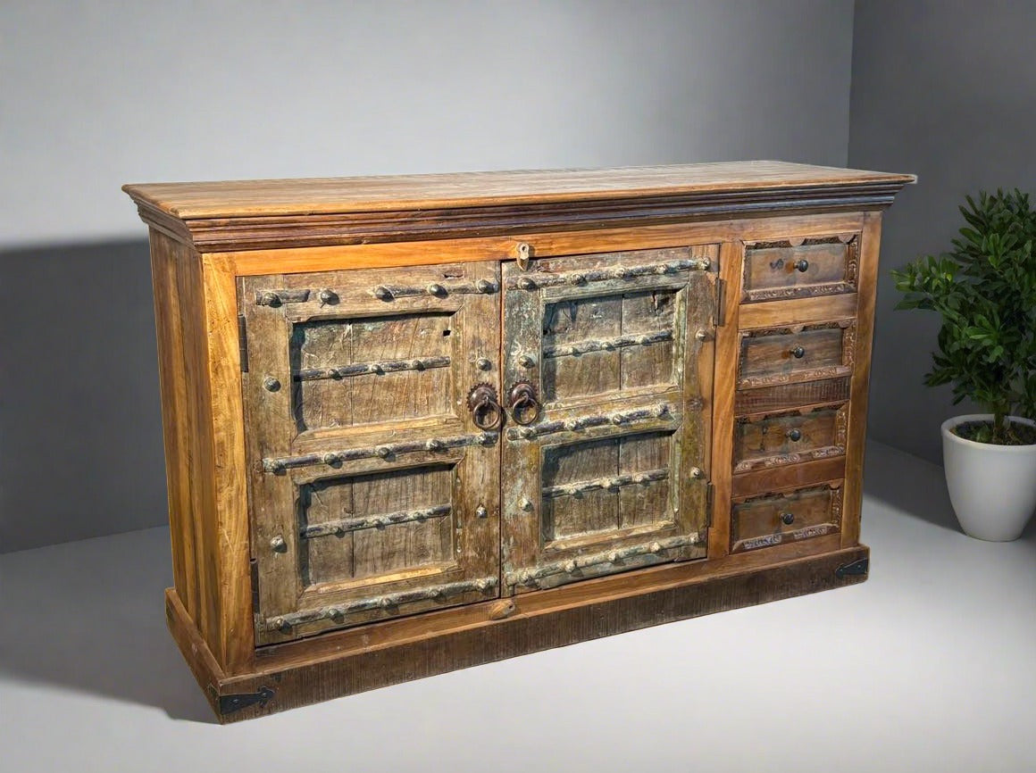 Buffet vieilles portes