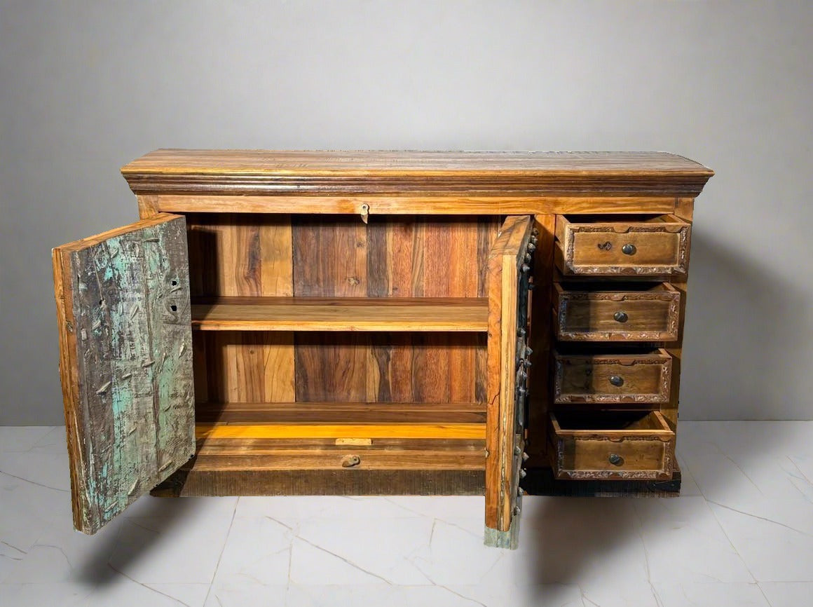 Buffet old doors