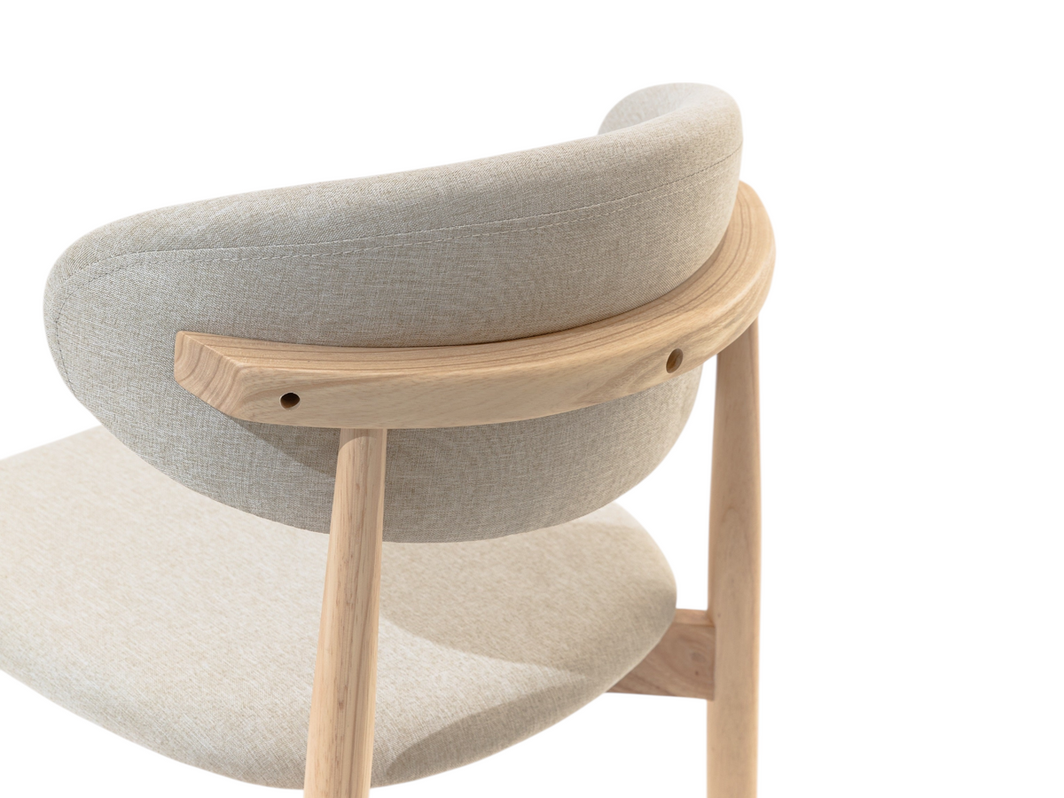 Chaise gris clair en bois