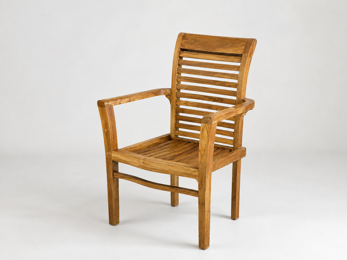Chaise en bois de teck massif — vue de face