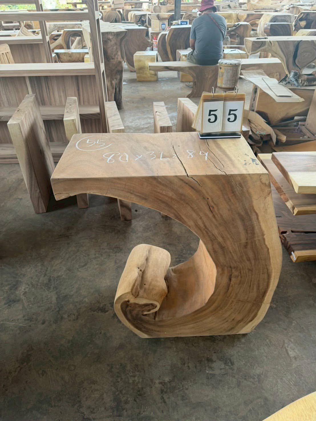 Console (trunk) in Suar wood