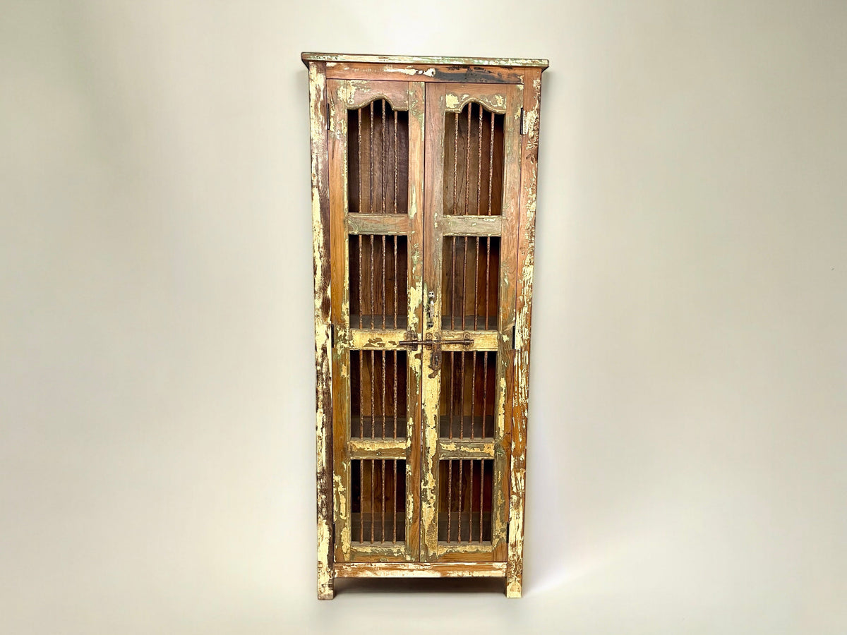 Armoire avec barreaux