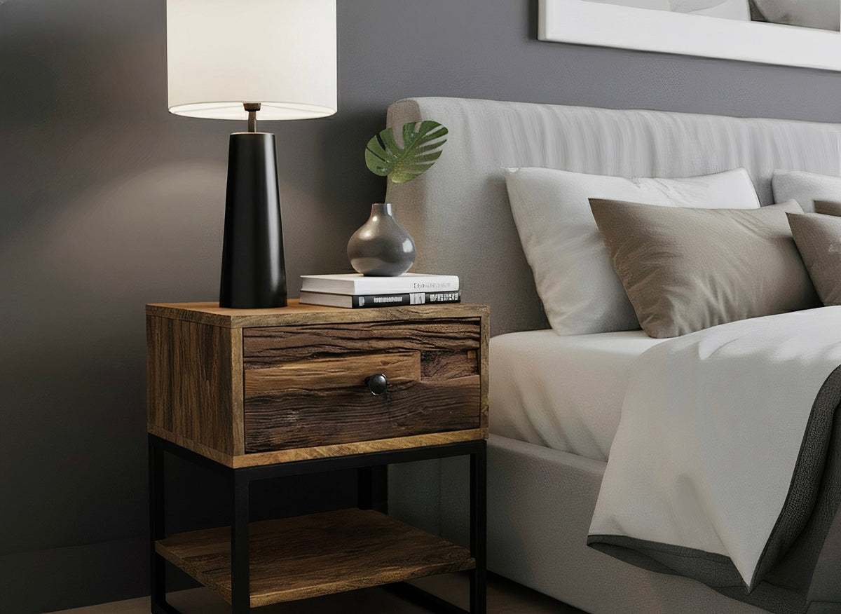 Table de nuit Taiga en bois de manguier