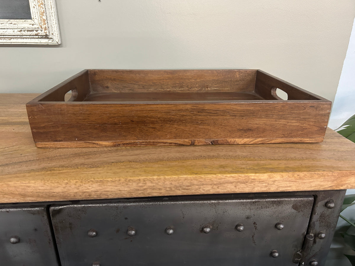 Recycled wood plateau