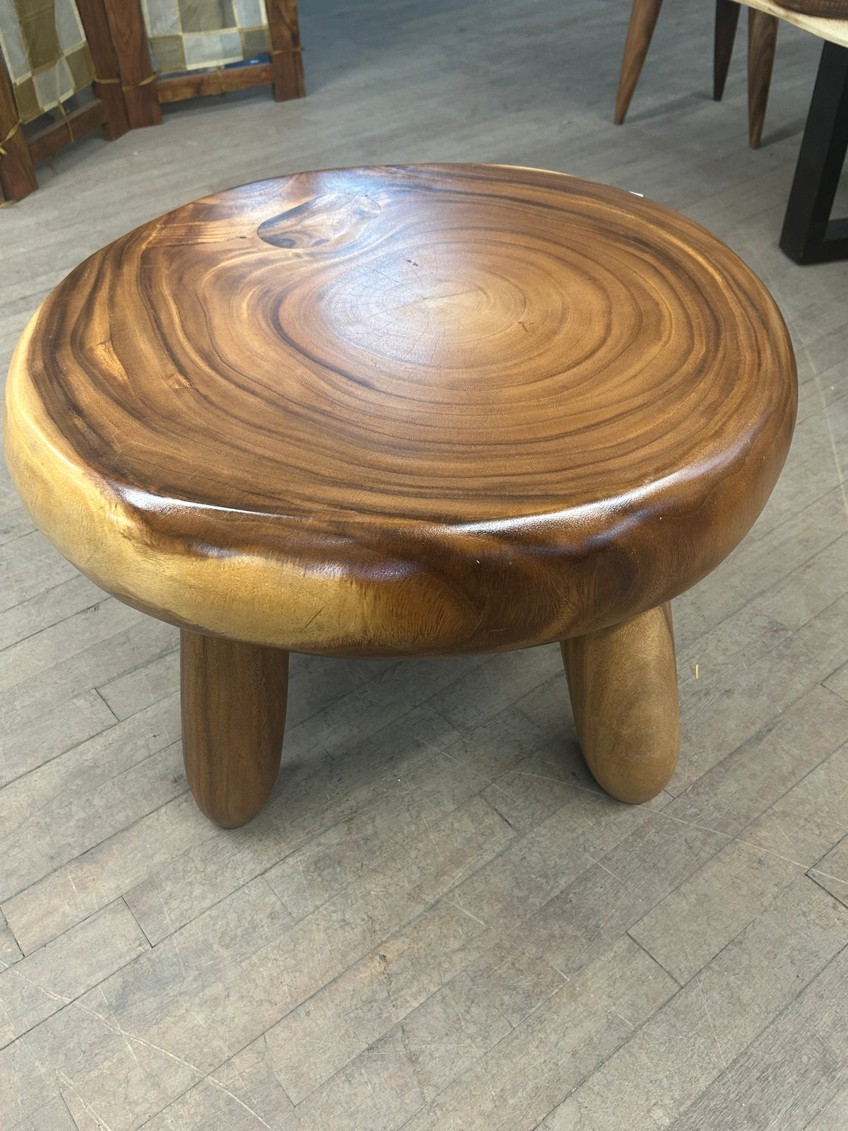 Table à café en bois de suar