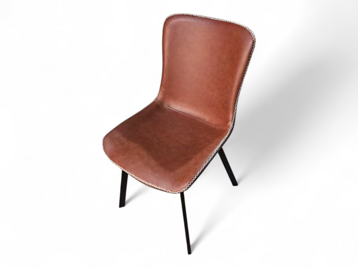 Chaise brune avec couture