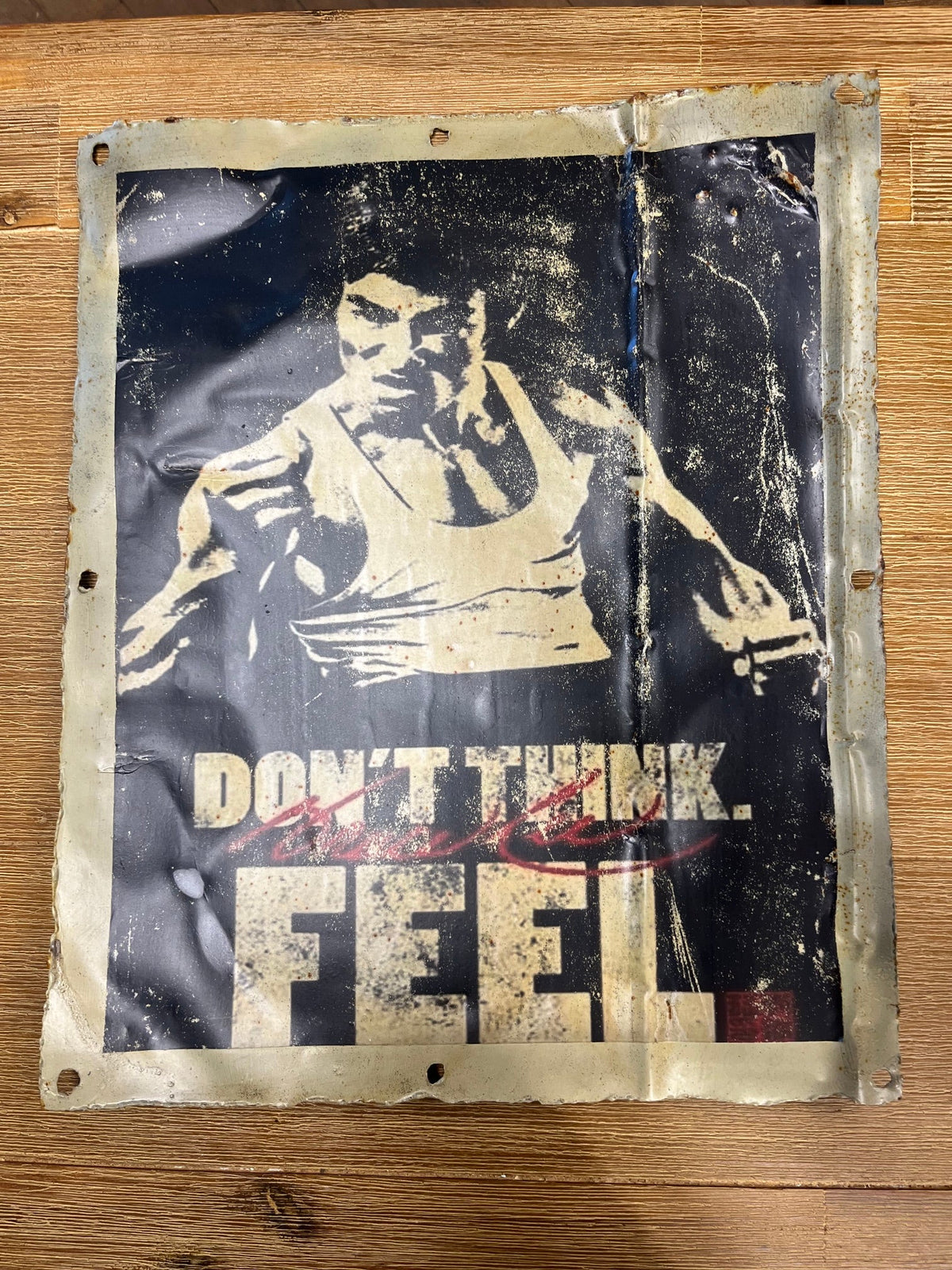 Cadre décoratif en métal recyclé, style vintage industriel — modèle 10