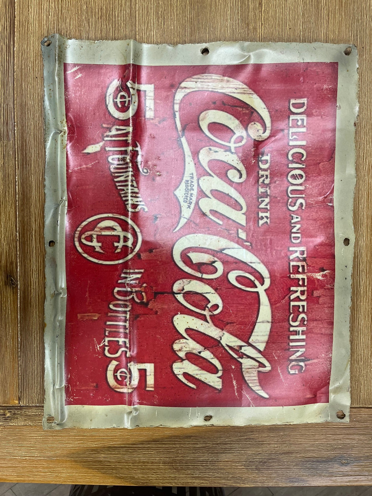 Vintage frames made of recycled metal