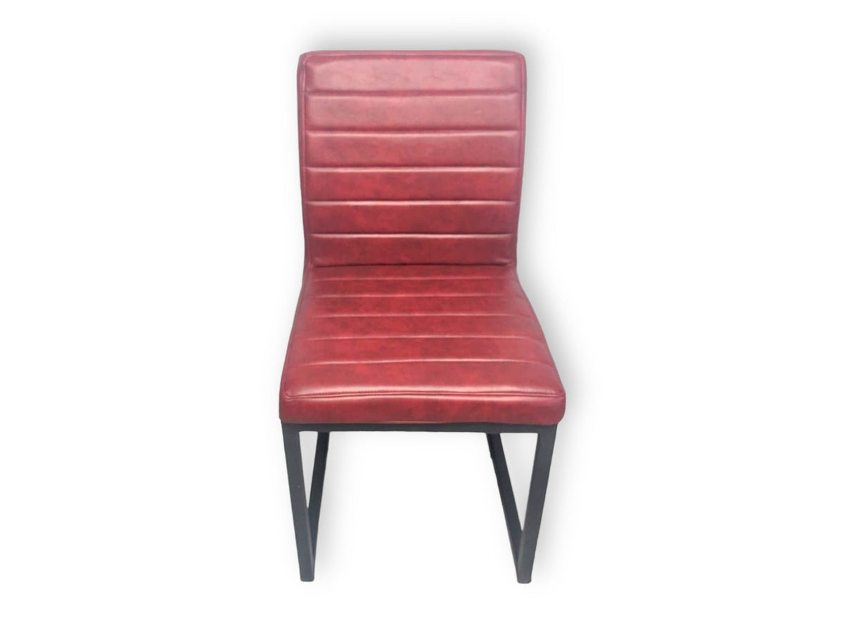 Chaise moderne cerise
