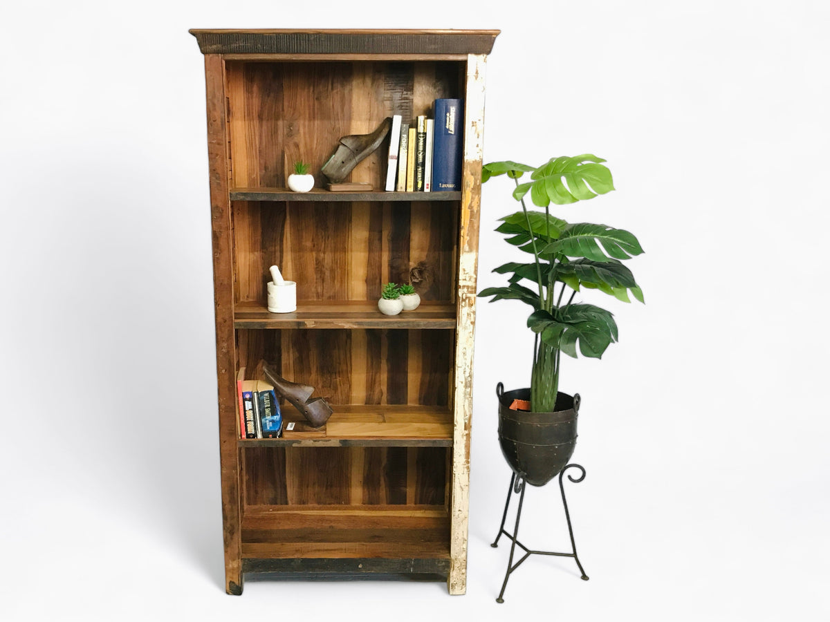 Bibliothèque en bois recyclé
