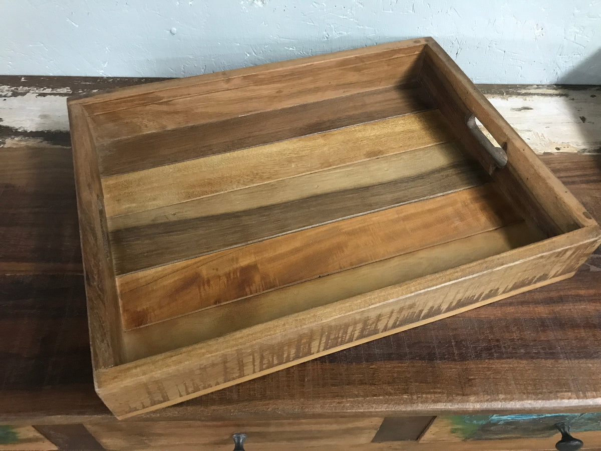 Recycled wood plateau